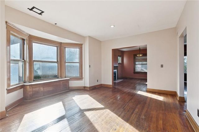 2709 CHARLOTTE Street, Kansas City, MO 64109