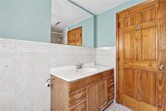 2709 CHARLOTTE Street, Kansas City, MO 64109