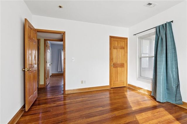 2709 CHARLOTTE Street, Kansas City, MO 64109