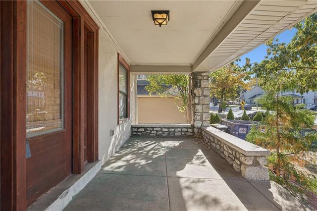 2709 CHARLOTTE Street, Kansas City, MO 64109