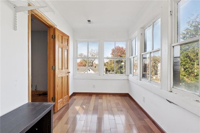 2709 CHARLOTTE Street, Kansas City, MO 64109