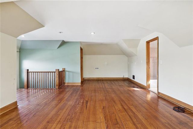 2709 CHARLOTTE Street, Kansas City, MO 64109