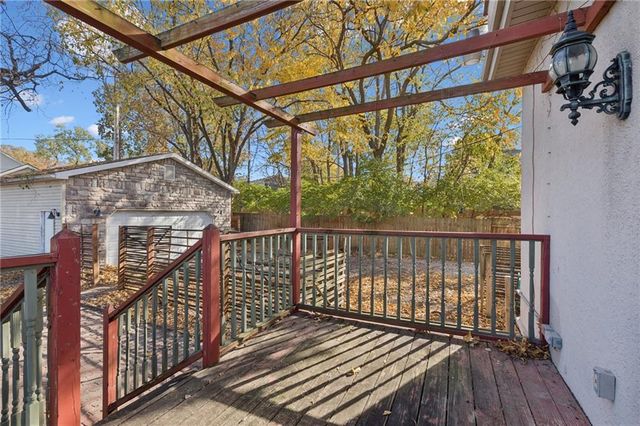 2709 CHARLOTTE Street, Kansas City, MO 64109