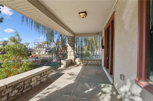 2709 CHARLOTTE Street, Kansas City, MO 64109