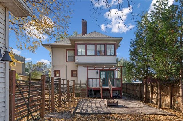 2709 CHARLOTTE Street, Kansas City, MO 64109