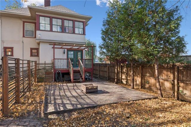 2709 CHARLOTTE Street, Kansas City, MO 64109