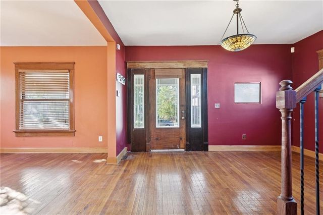 2709 CHARLOTTE Street, Kansas City, MO 64109