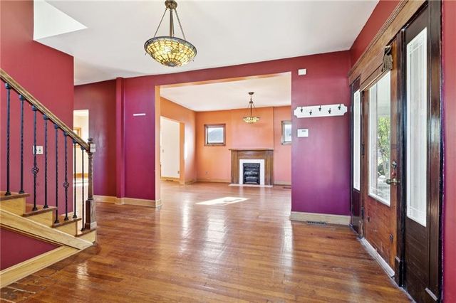 2709 CHARLOTTE Street, Kansas City, MO 64109