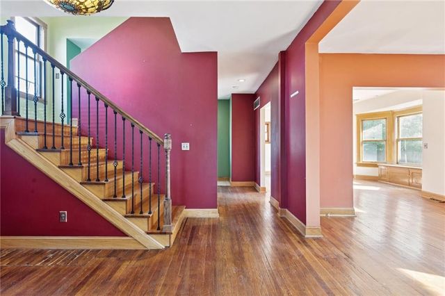 2709 CHARLOTTE Street, Kansas City, MO 64109