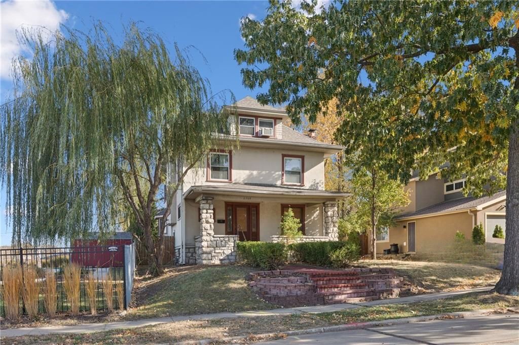 2709 CHARLOTTE Street, Kansas City, MO 64109