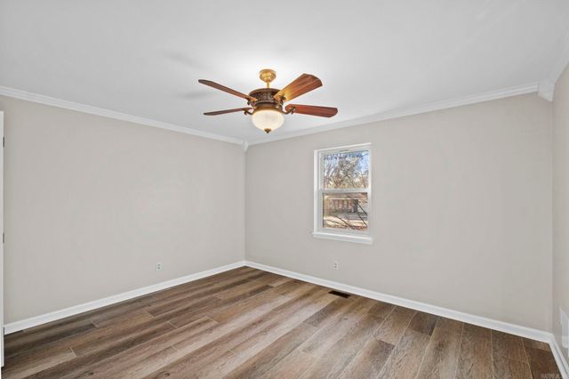 22 Oakwood Dr, Cabot, AR 72023