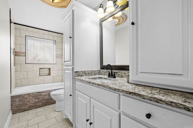 22 Oakwood Dr, Cabot, AR 72023