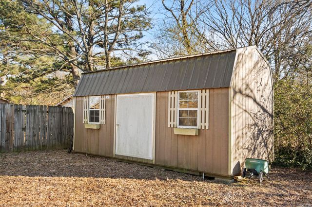 22 Oakwood Dr, Cabot, AR 72023