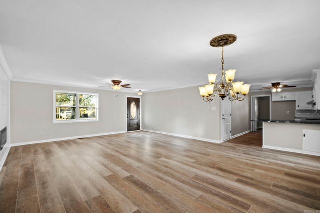 22 Oakwood Dr, Cabot, AR 72023