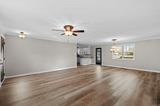 22 Oakwood Dr, Cabot, AR 72023