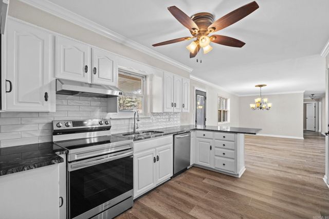 22 Oakwood Dr, Cabot, AR 72023