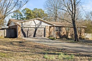 22 Oakwood Dr, Cabot, AR 72023
