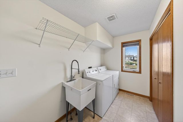 6149 Jonathan Lane NW, Rochester, MN 55901