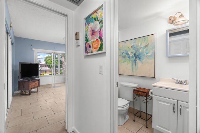 347 Windsor O, West Palm Beach, FL 33417
