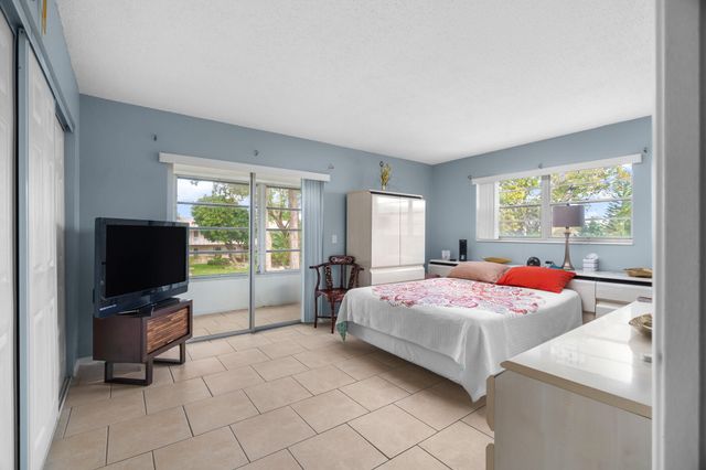 347 Windsor O, West Palm Beach, FL 33417