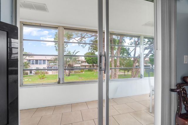 347 Windsor O, West Palm Beach, FL 33417