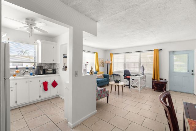 347 Windsor O, West Palm Beach, FL 33417