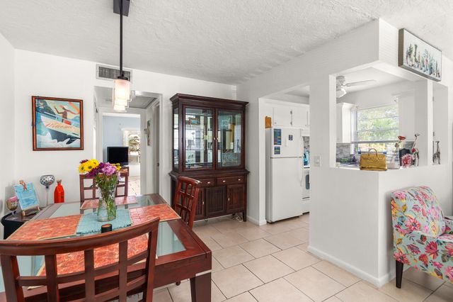 347 Windsor O, West Palm Beach, FL 33417