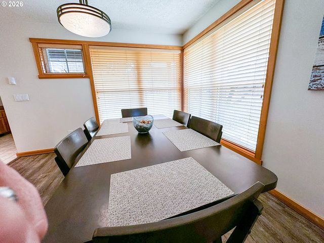 5670 BAREFOOT Ln, Pacific City, OR 97135