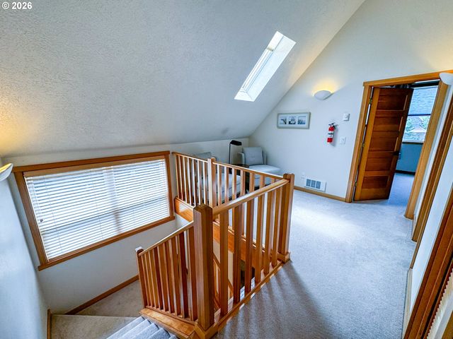 5670 BAREFOOT Ln, Pacific City, OR 97135