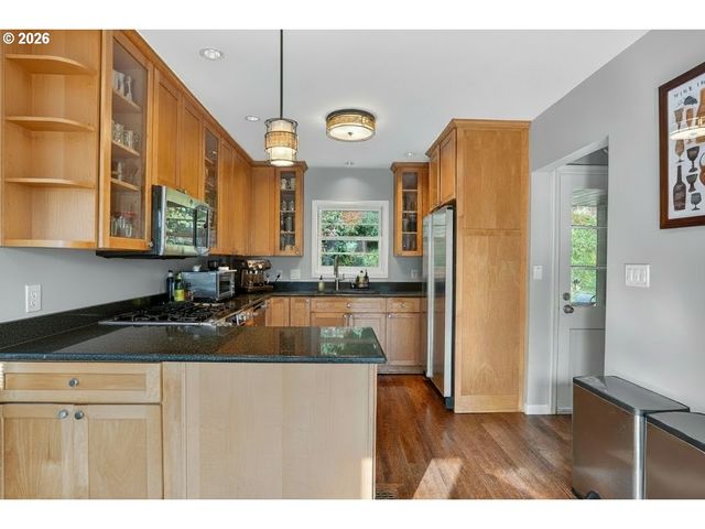 1517 Sw HIGHLAND Pkwy, Portland, OR 97221