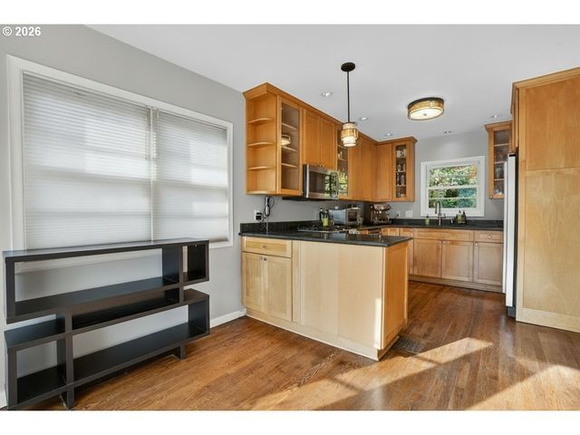 1517 Sw HIGHLAND Pkwy, Portland, OR 97221