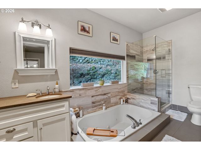 1517 Sw HIGHLAND Pkwy, Portland, OR 97221