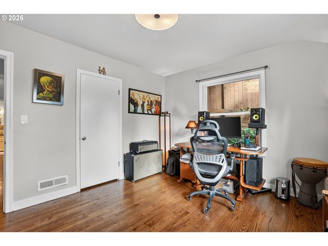 1517 Sw HIGHLAND Pkwy, Portland, OR 97221