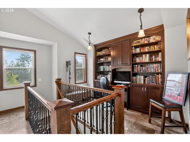 1517 Sw HIGHLAND Pkwy, Portland, OR 97221