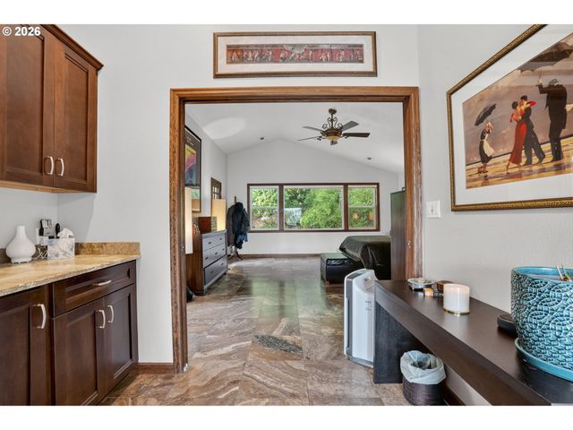 1517 Sw HIGHLAND Pkwy, Portland, OR 97221