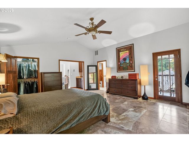 1517 Sw HIGHLAND Pkwy, Portland, OR 97221