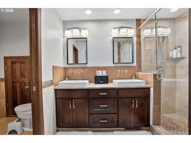 1517 Sw HIGHLAND Pkwy, Portland, OR 97221