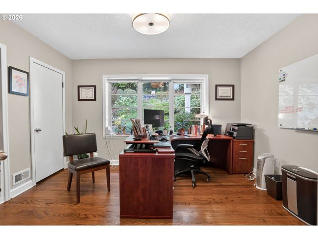 1517 Sw HIGHLAND Pkwy, Portland, OR 97221