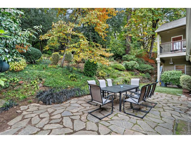 1517 Sw HIGHLAND Pkwy, Portland, OR 97221