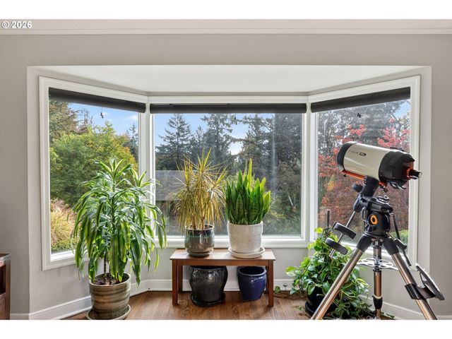 1517 Sw HIGHLAND Pkwy, Portland, OR 97221