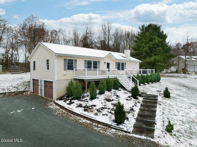 63 Methodist Farm Road, Sand Lake, NY 12018