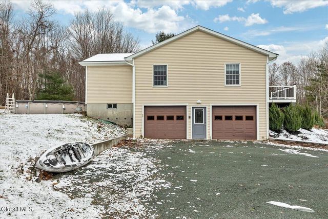 63 Methodist Farm Road, Sand Lake, NY 12018