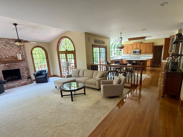 17N656 Adams Drive, West Dundee, IL 60118