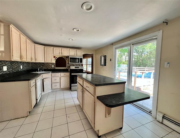 119 Holbrook Road, Holbrook, NY 11741