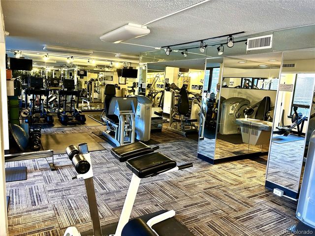 1020 15th Street 33B, Denver, CO 80202