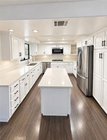 225 Taos Place, Palmdale, CA 93550