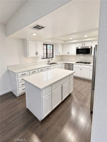 225 Taos Place, Palmdale, CA 93550