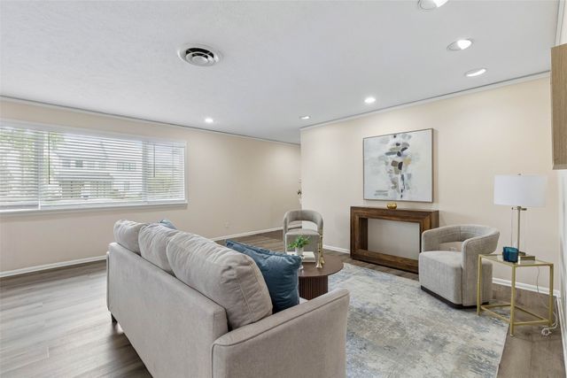 7431 Midbury Drive, Dallas, TX 75230