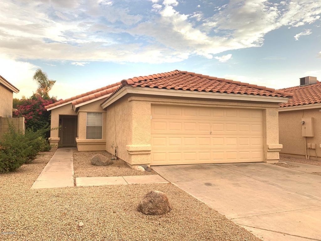 4745 E St John Road, Phoenix, AZ 85032