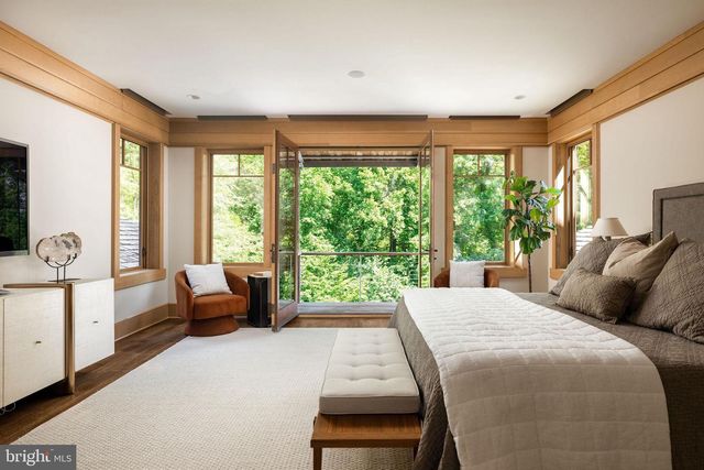 2155 DUNMORE LN NW, Washington, DC 20007